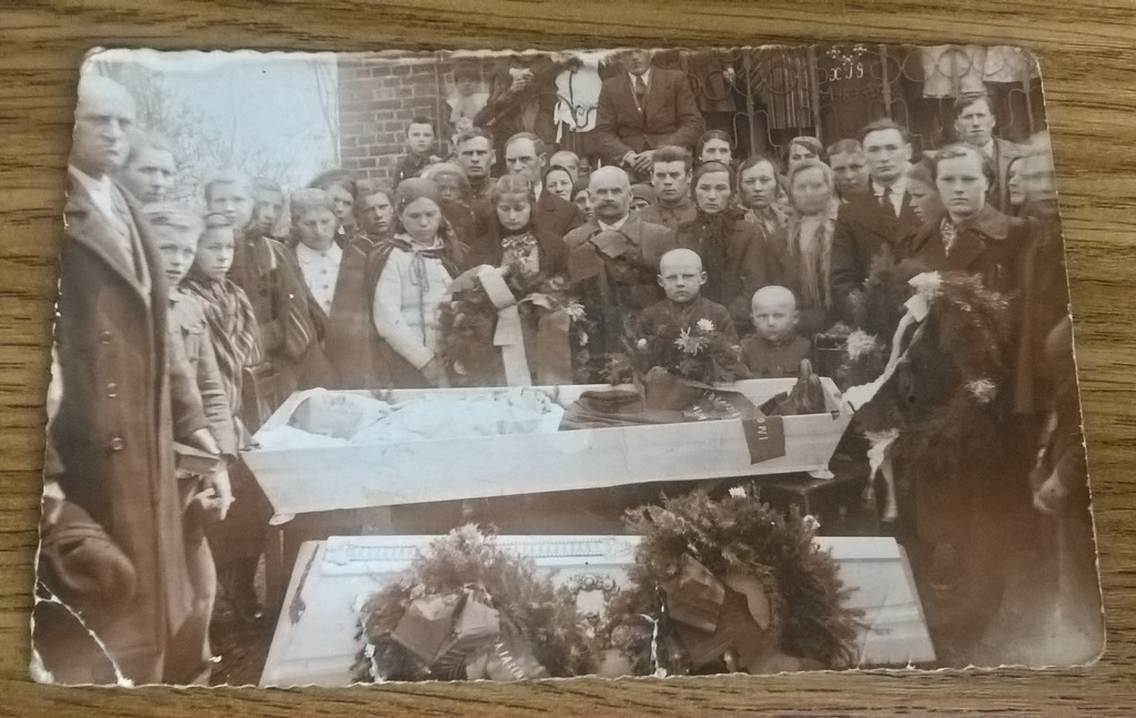 zdjęcie pogrzeb chłopca Kolonia Chorzew 1942
