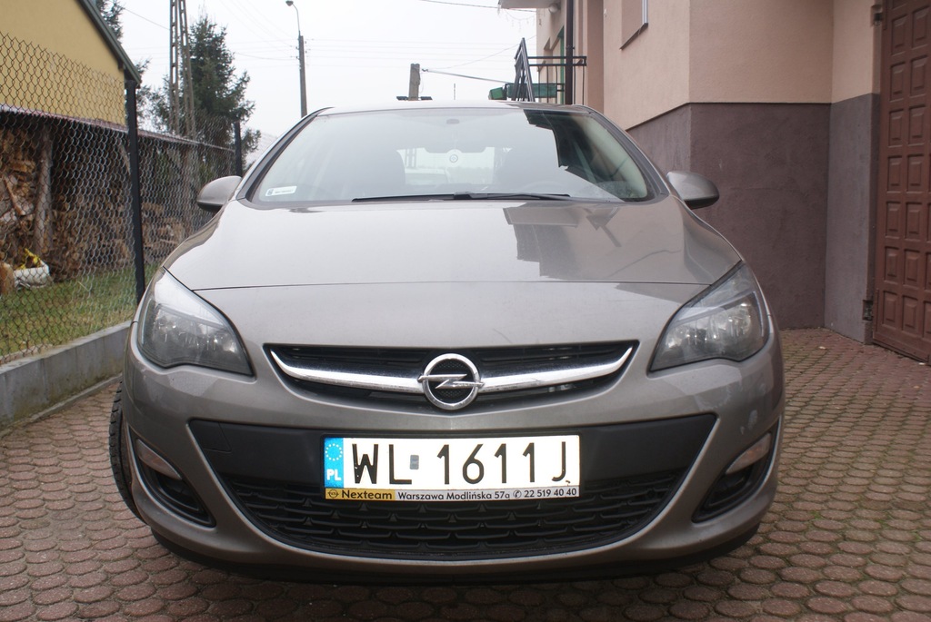 Opel Astra IV sedan