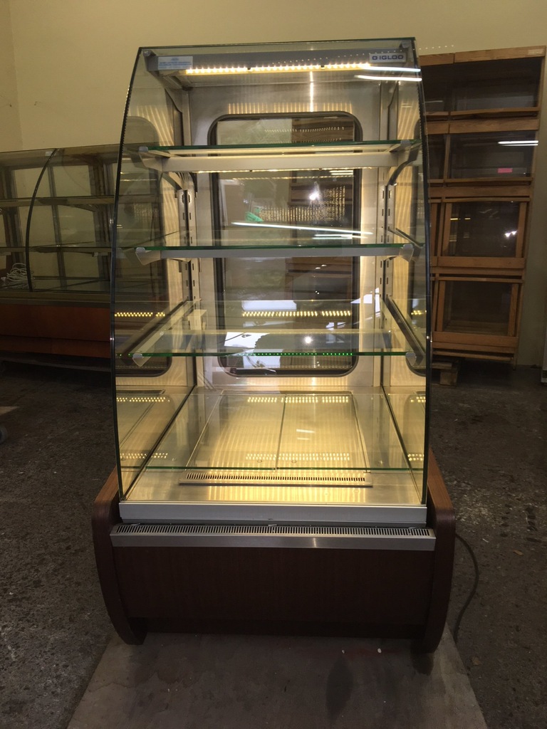 Używana witryna cukiernicza chłodnicza Jamajka 0.6