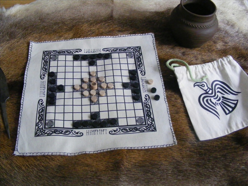 Hnefatafl - szachy Wikingów drukowane na płótnie
