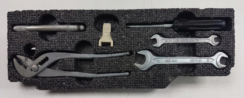 ZESTAW NARZĘDZI WKŁAD MERCEDES R170 SLK 1705850002