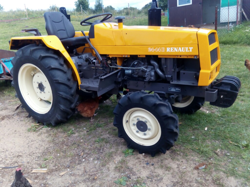 ciągnik traktor Renault komunalny ogrodniczy