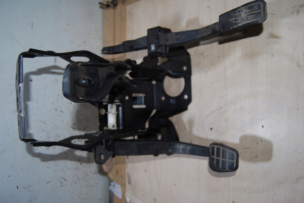 SWAP PEDAŁÓW VW GOLF III VR6 KOMPLETNE 1H1721901