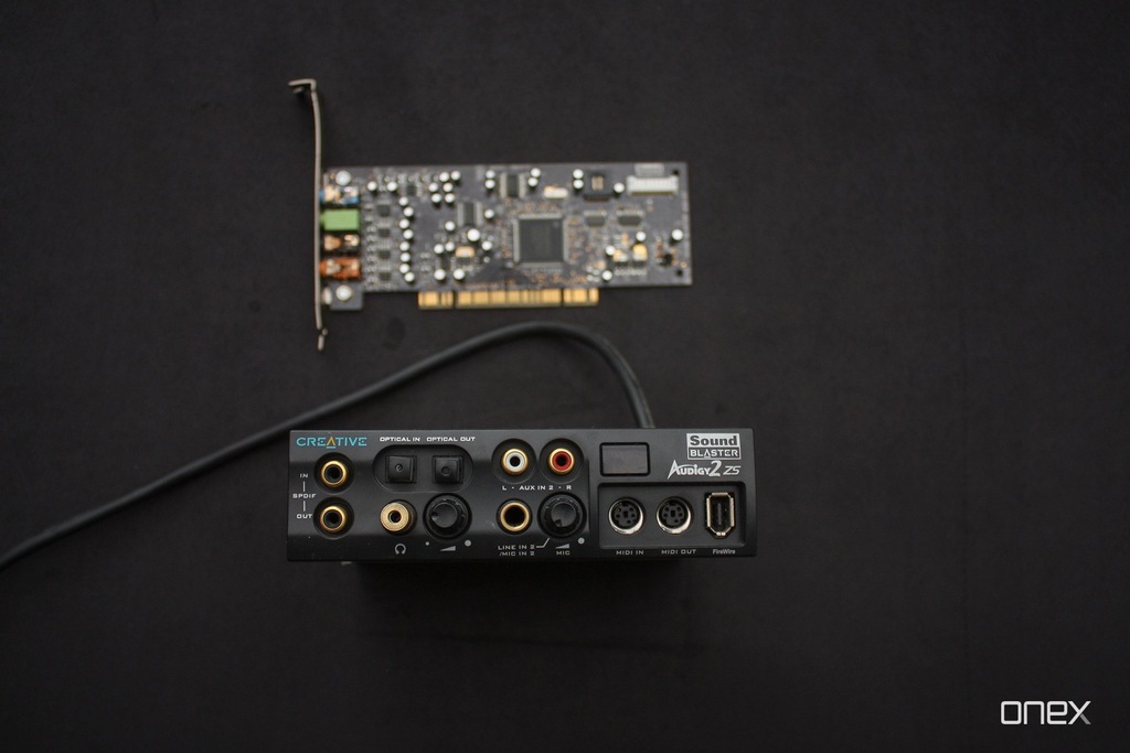 Creative Sound Blaster AUDIGY 2 ZS @ FRONT PANEL @