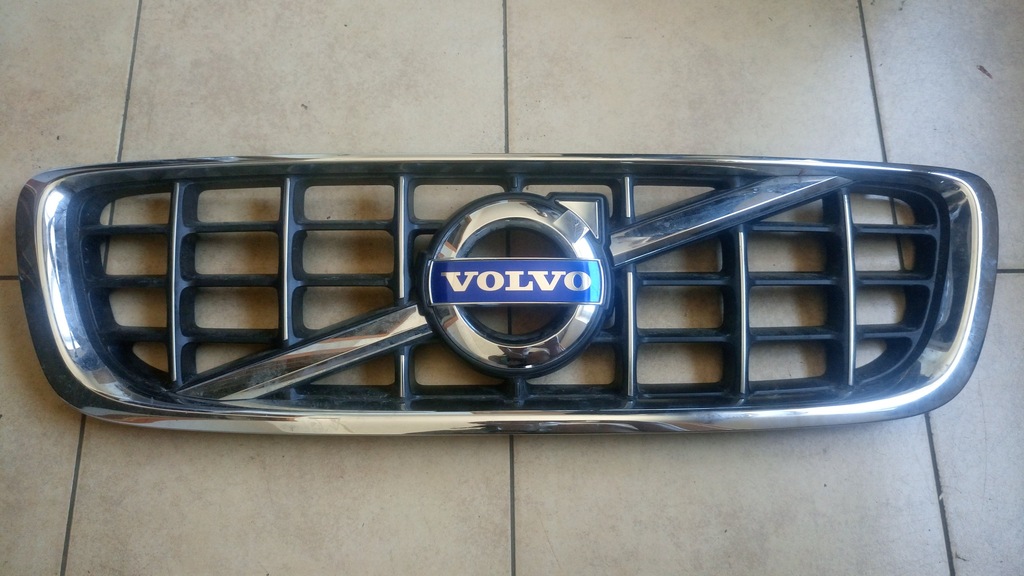 VOLVO V70 - GRILL ATRAPA OKRĄGŁE LOGO PO 2007