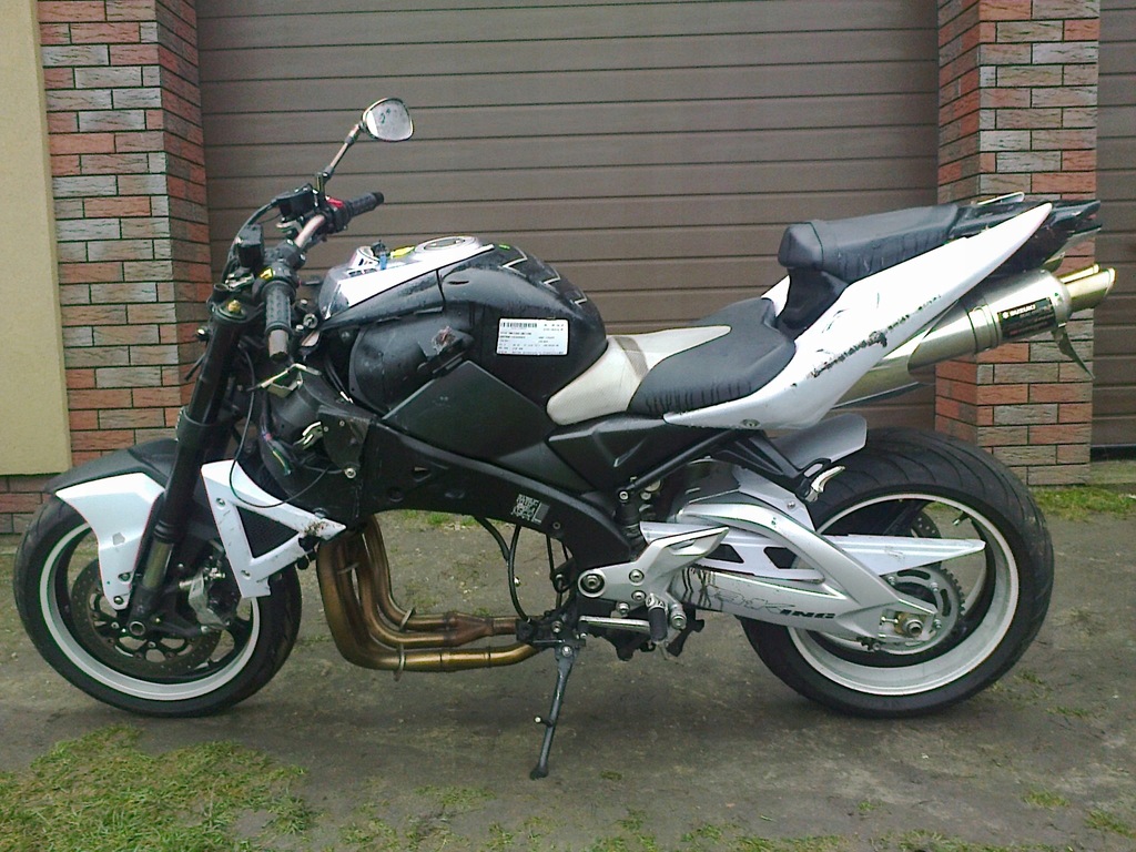 Suzuki b king 1300