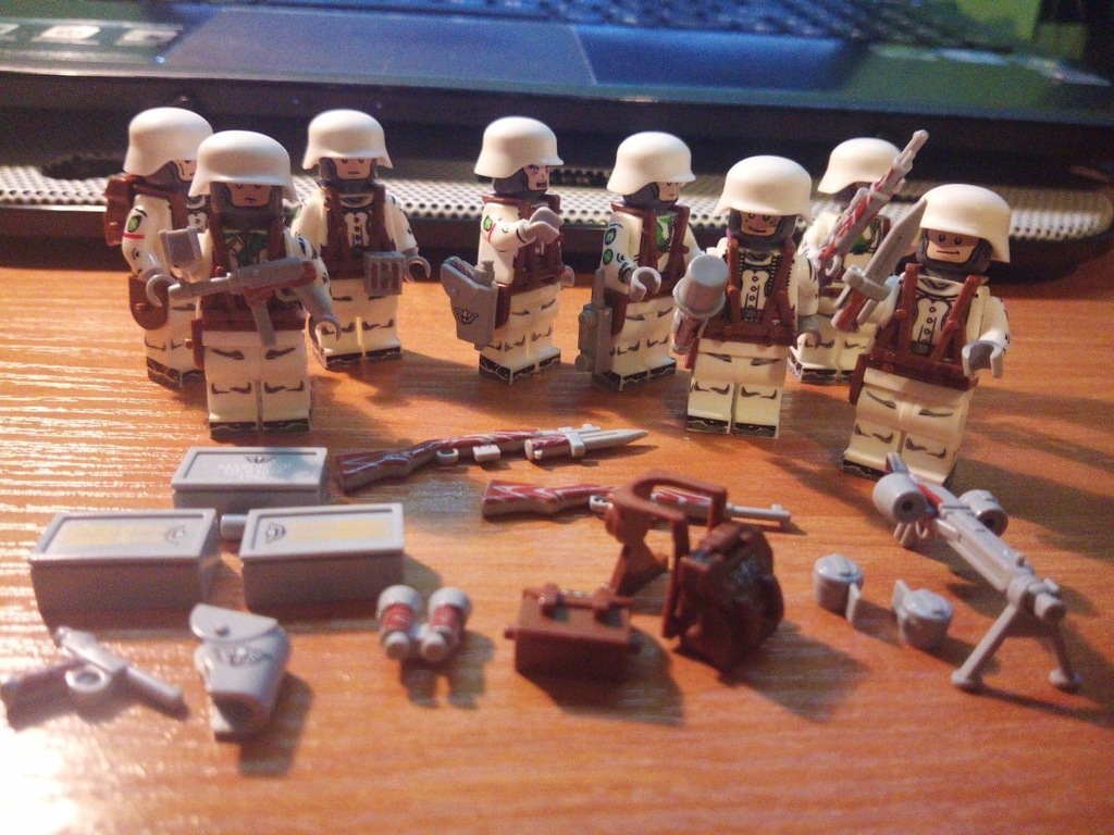 Figurki Klocki Zestaw Żołnierzy Waffen SS zima