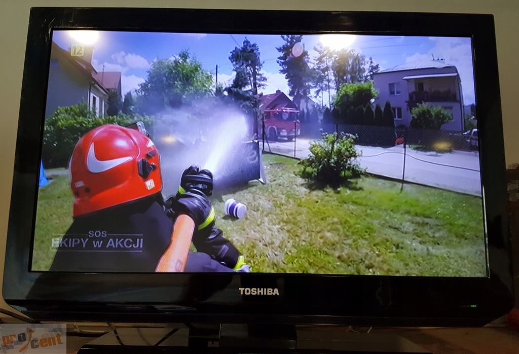 TV LED Toshiba 26EL833G + pilot TV NAZIEMNA