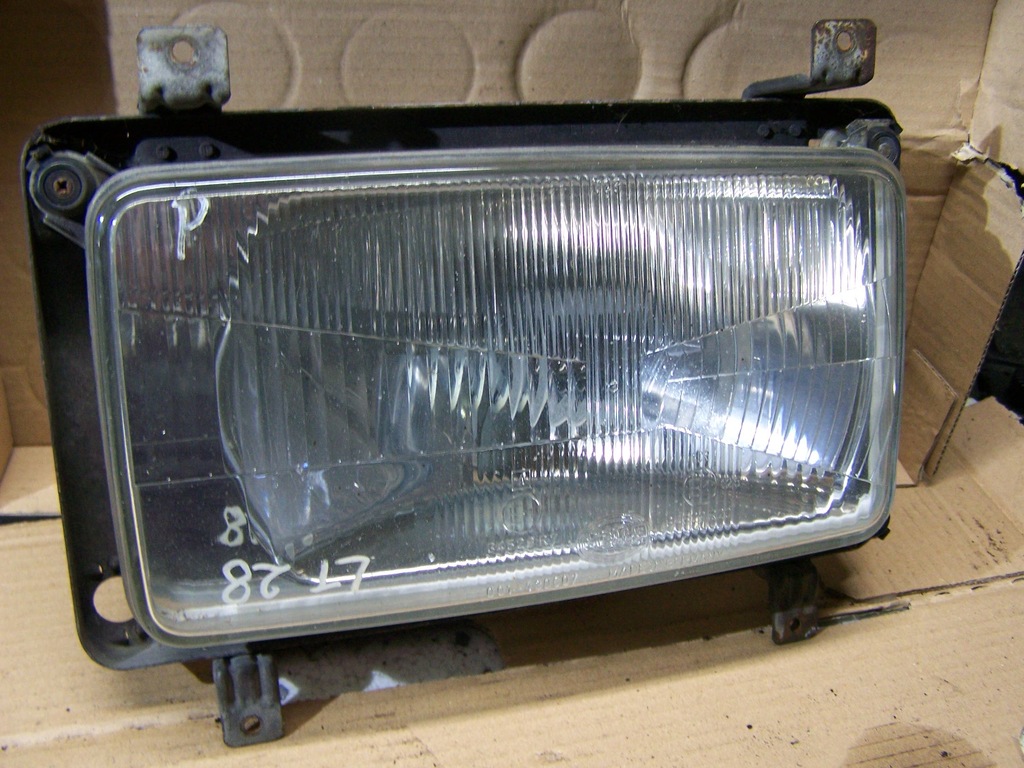 VW LT 28 LAMPA PRZEDNIA REFLEKTOR PRAWY