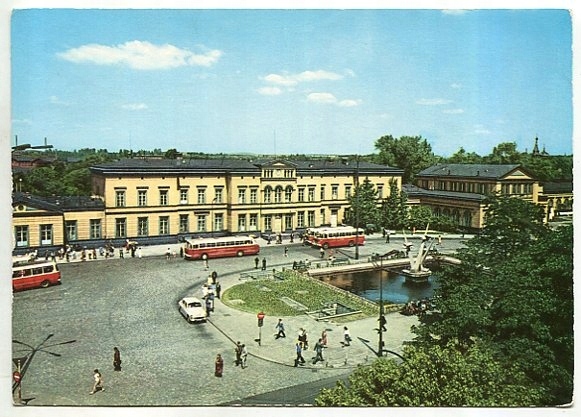 SOSNOWIEC -- Dworzec PKP - stare autobusy