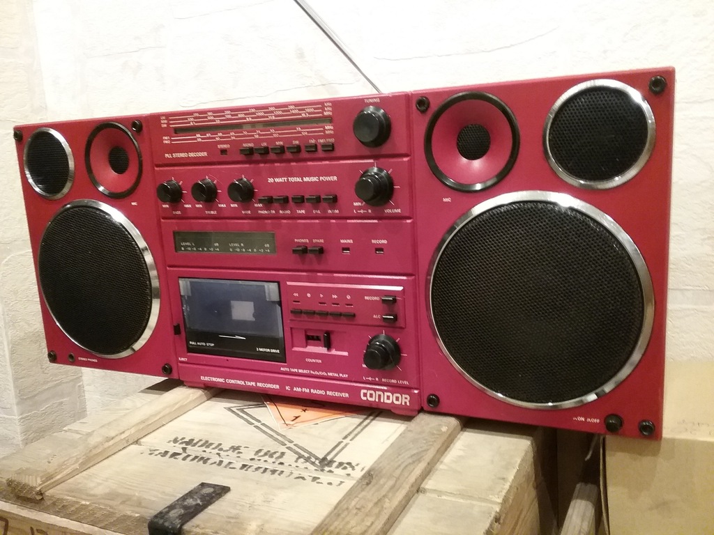 Radiomagnetofon Unitra RM-820S Condor czerwony