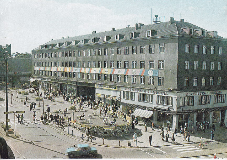 ZABRZE - PLAC 24 STYCZNIA - KINO MARZENIE