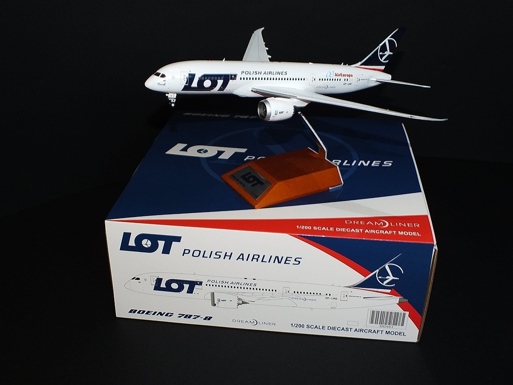 Boeing 787-8 SP-LRF 1/200 JC Wings