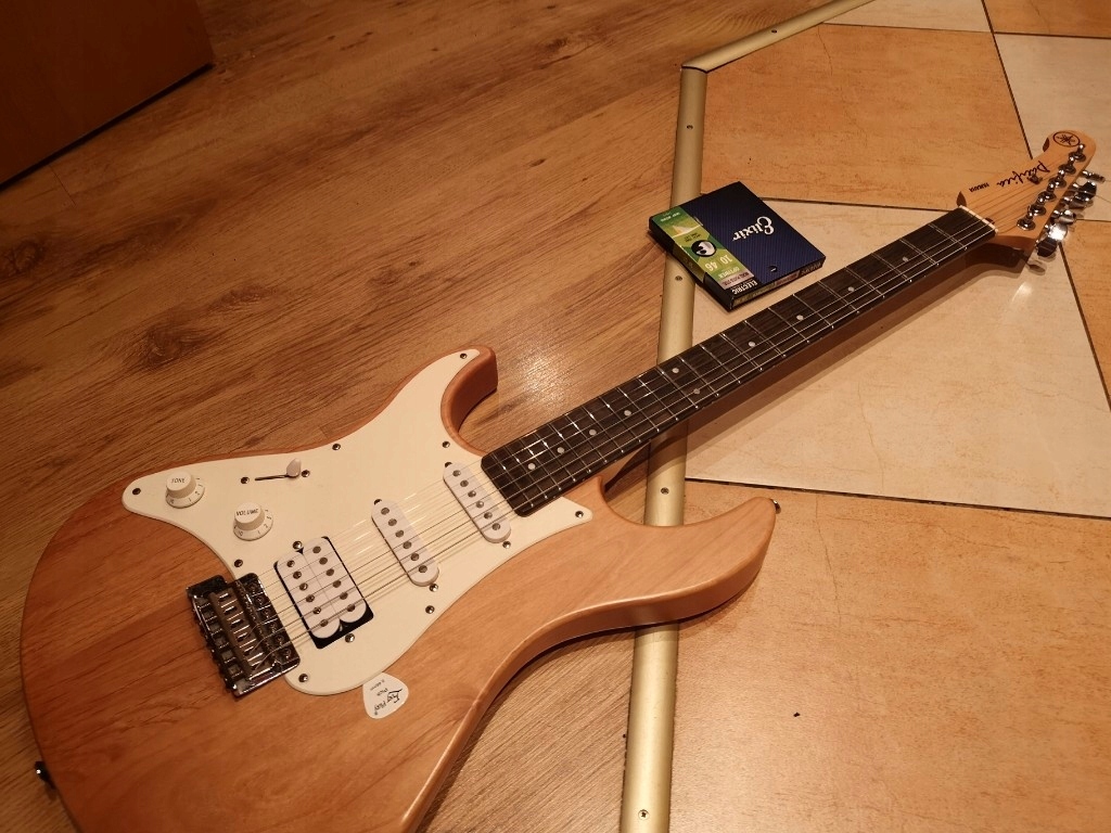 YAMAHA PACIFICA 112 Gitara Leworęczna