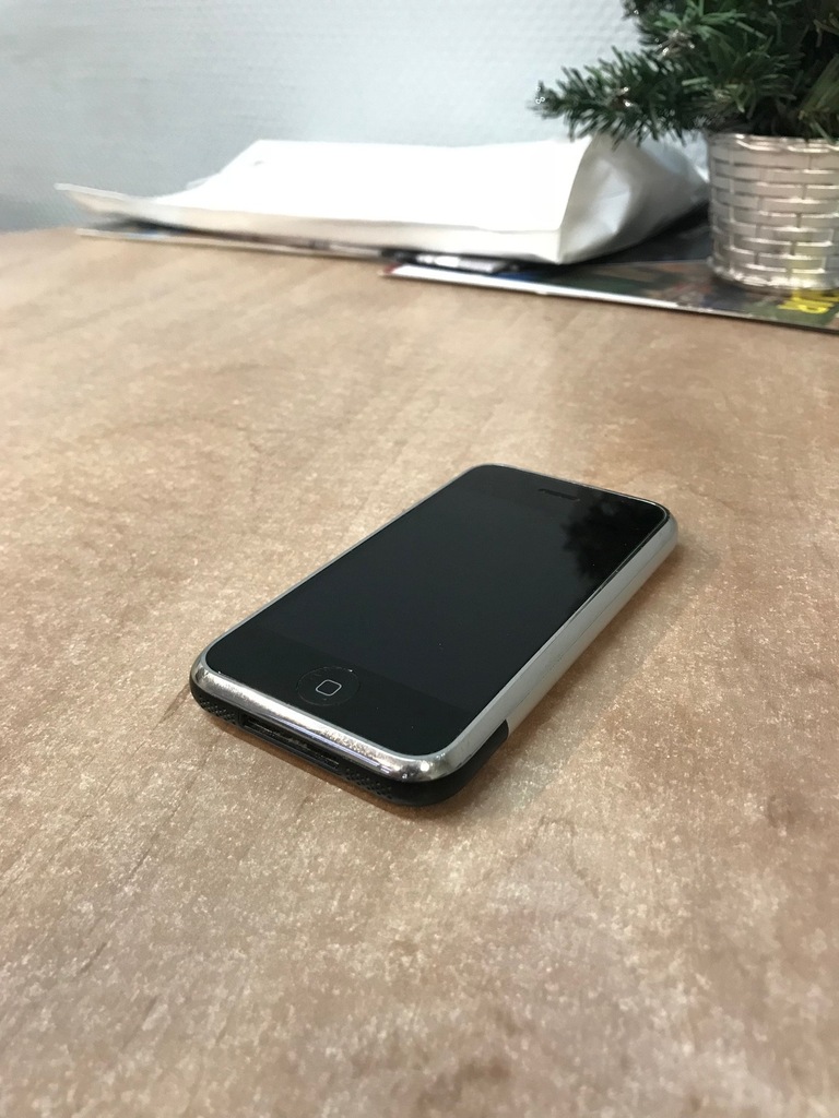 PIERWSZY IPHONE, IPHONE 2G. JUZ TAKICH NIE PRODUKU