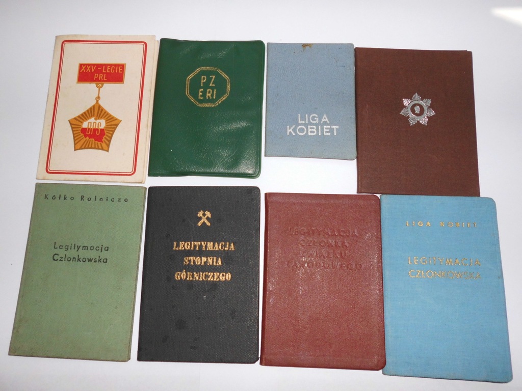 dokumenty i książeczki+ znaczki 8 szt lata 70te