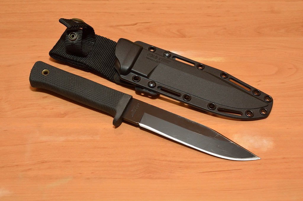 Nóż Cold Steel SRK AUS8