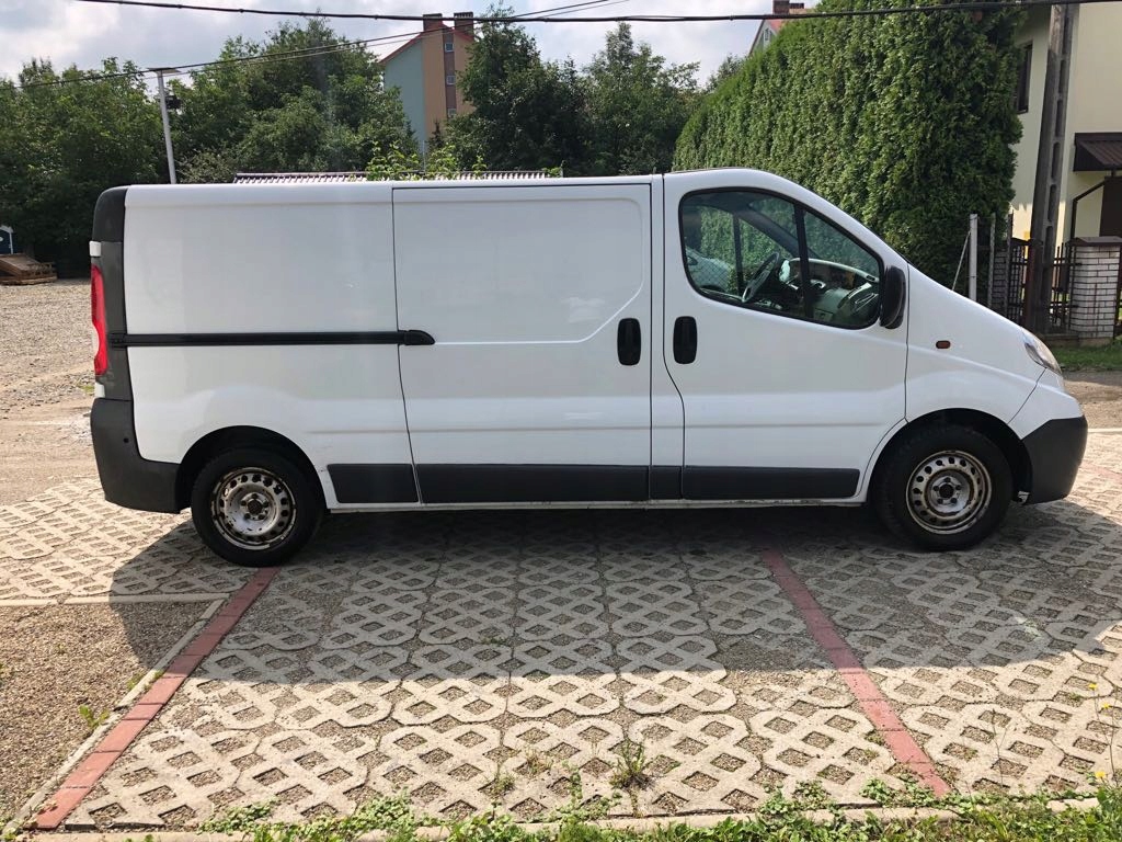 Opel vivaro long