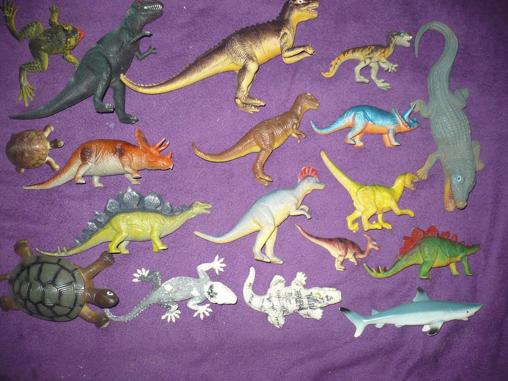 ZWIERZĘTA ZABAWKI DINOZARŁY ITP.