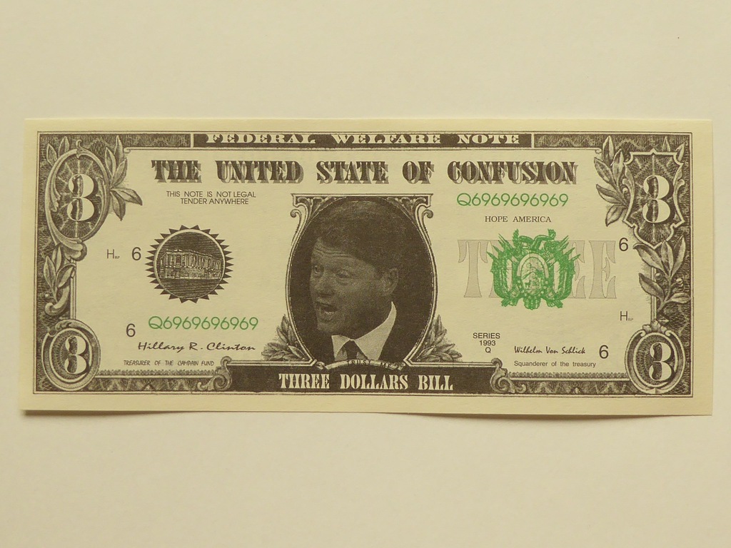 3 dolary 1993  - Banknot UNC -333