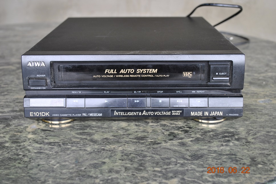 Odtwarzacz VHS AIWA E101DK