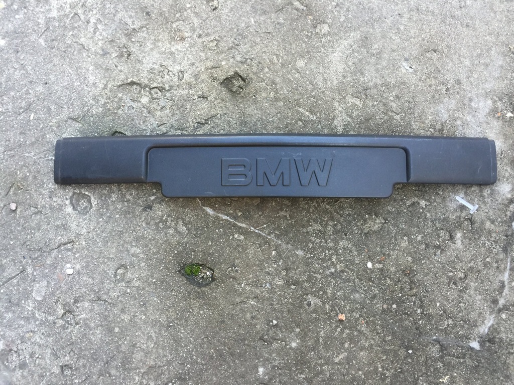 Oryginalna blenda przedniego zderzaka BMW E34