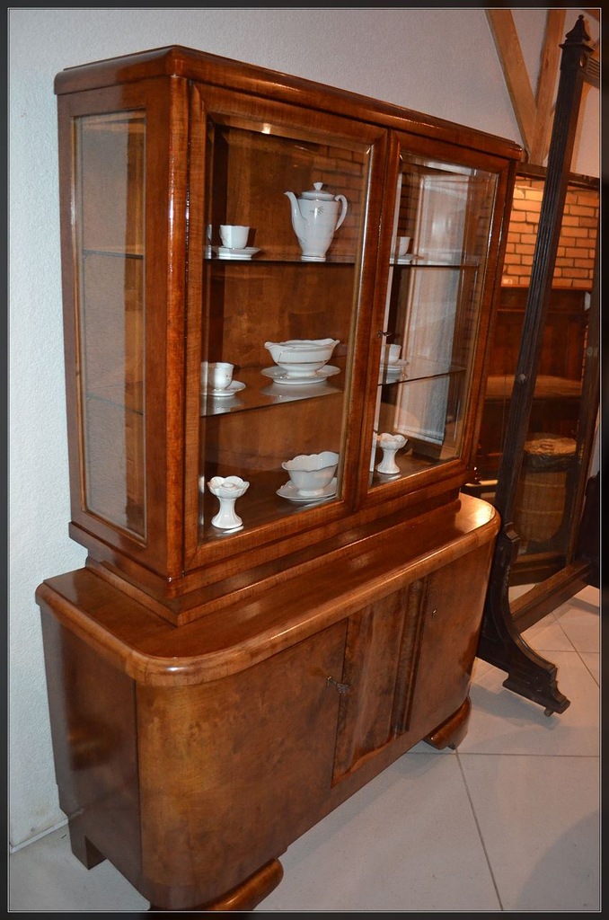 Witryna ART DECO orzech- szyby szlify serwantka