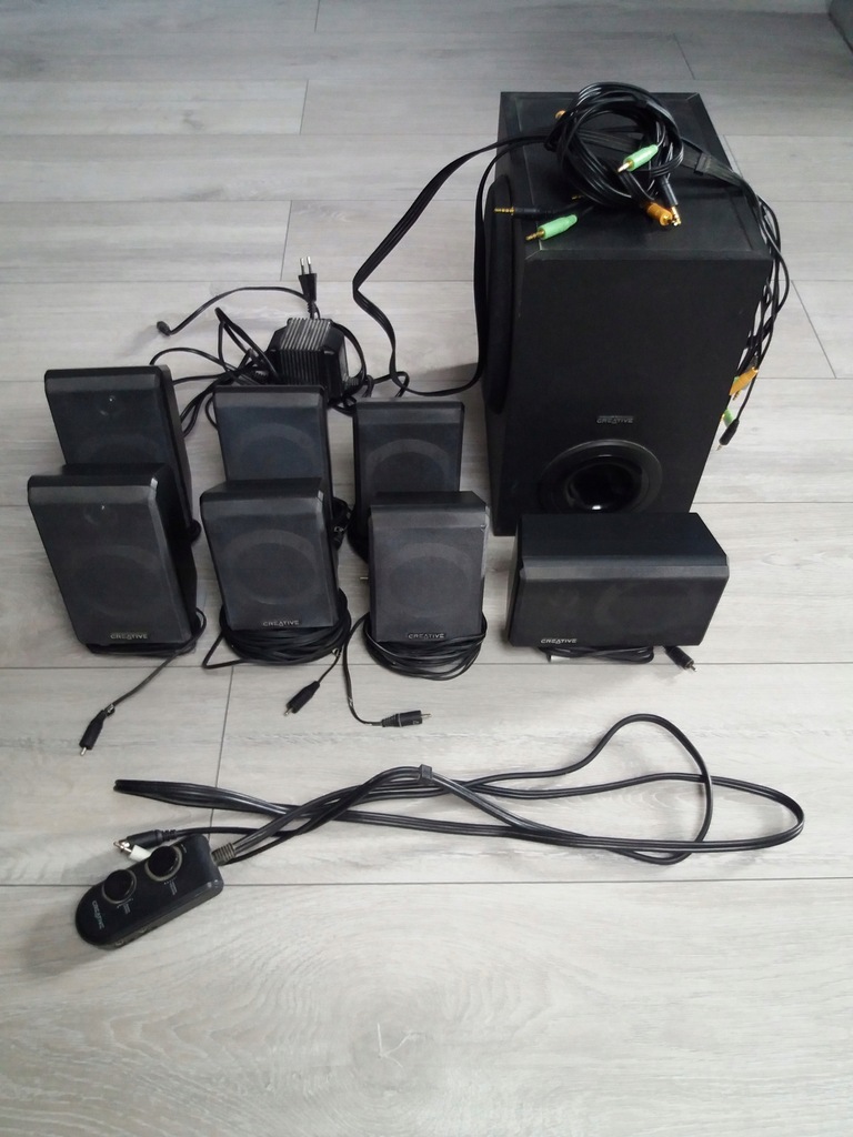7 głośników + subwoofer CREATIVE INSPIRE 7.1 T7900