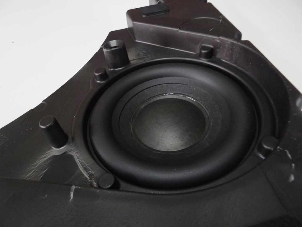 Subwoofer store volvo v50