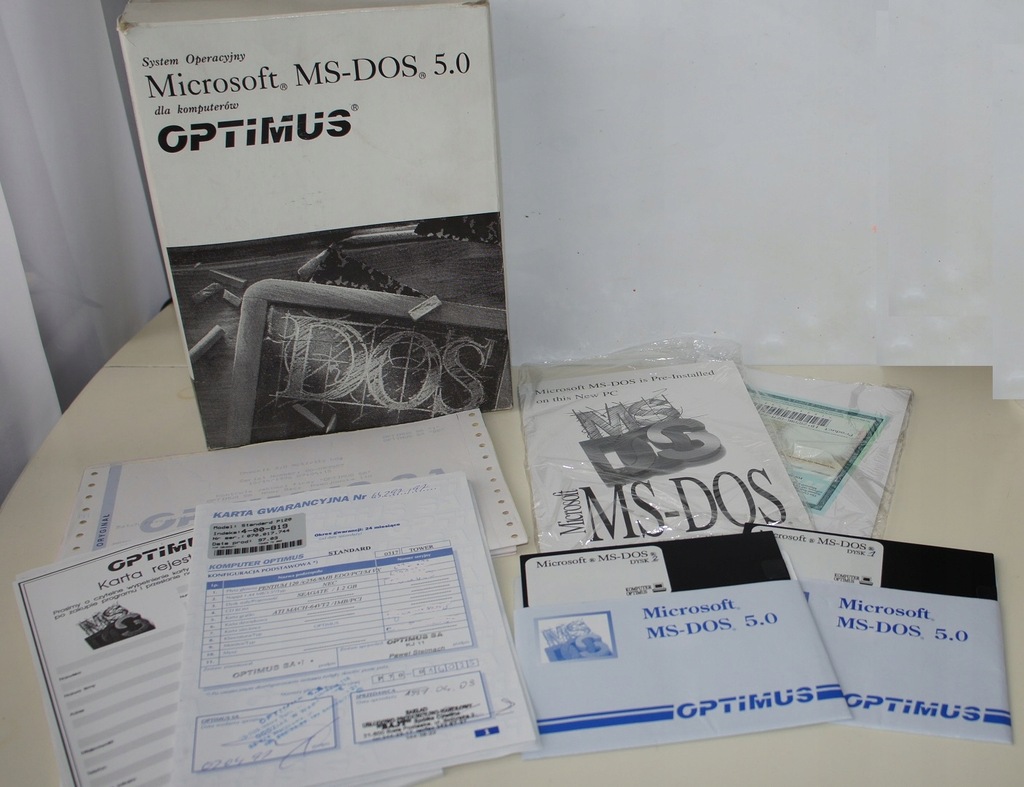 Oryginalny system Microsoft MS-DOS 5.0 pudełko