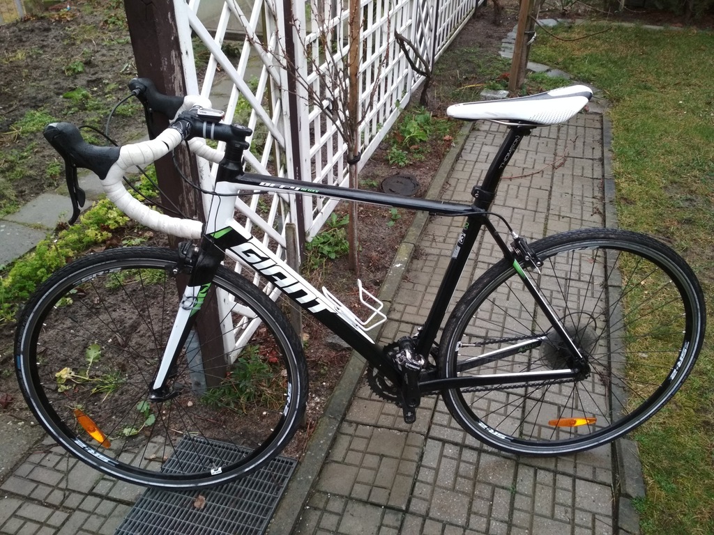 Giant Defy 3 2016, tylko 2400km od 1zł BCM