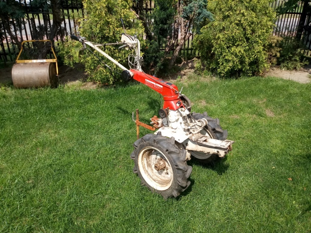Dzik / traktorek jednoosiowy ISEKI glebogryzarka