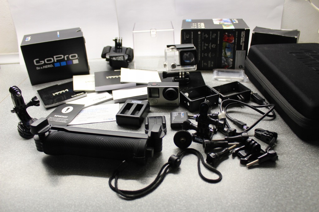 Kamera GoPro Hero 4 Black plus Dodatki. Idealna.