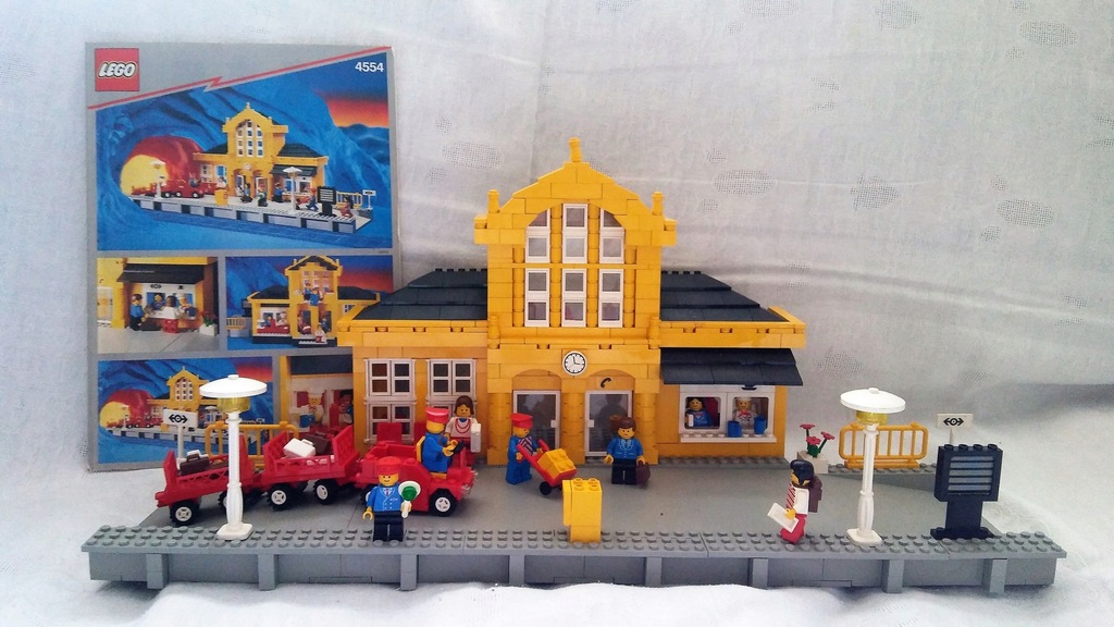 LEGO Train 4554 Metro Station