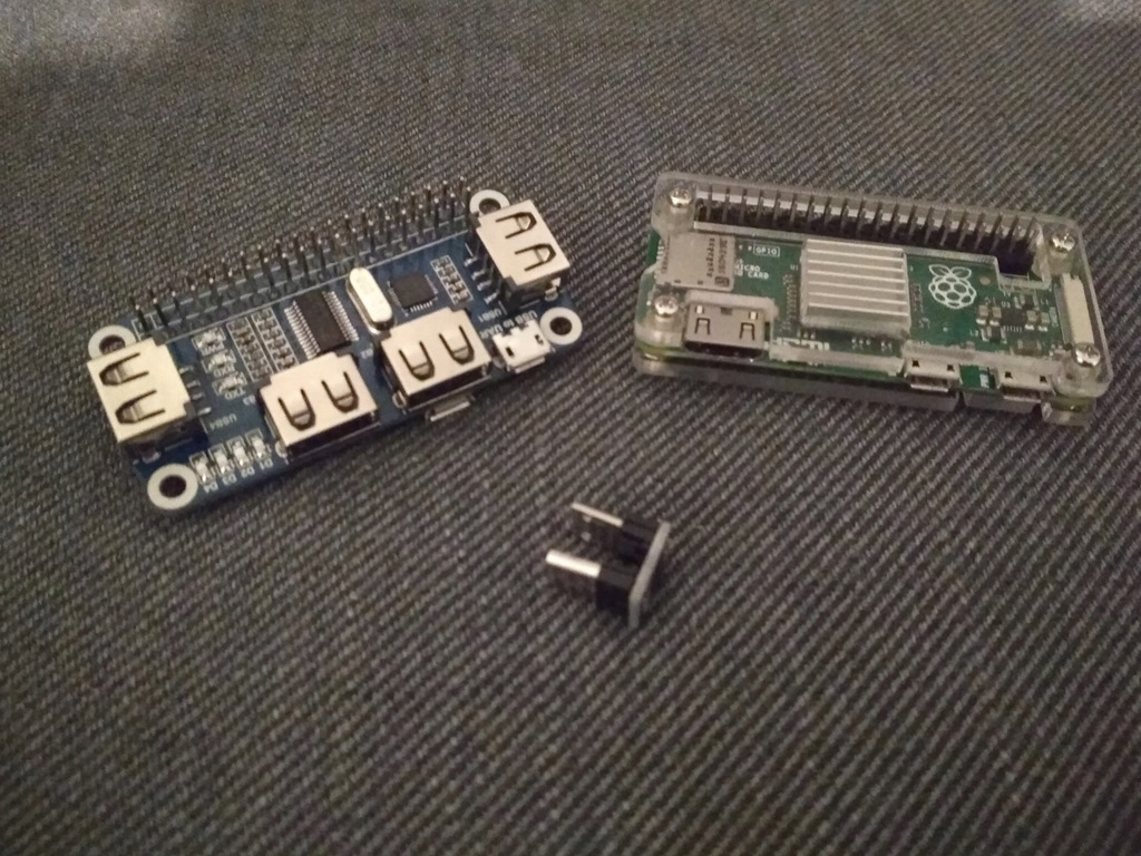 Raspberry Pi Zero + Hub Shield 4 x USB