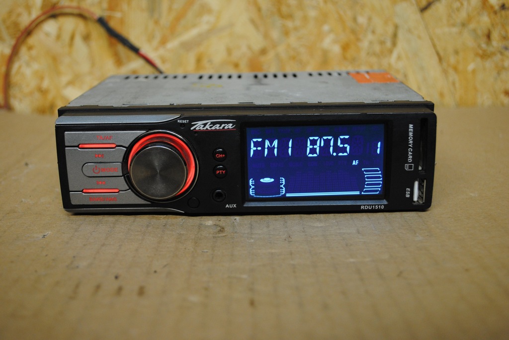 radio takara rdu1510  mp3 aux usb SD ISO 4x45W