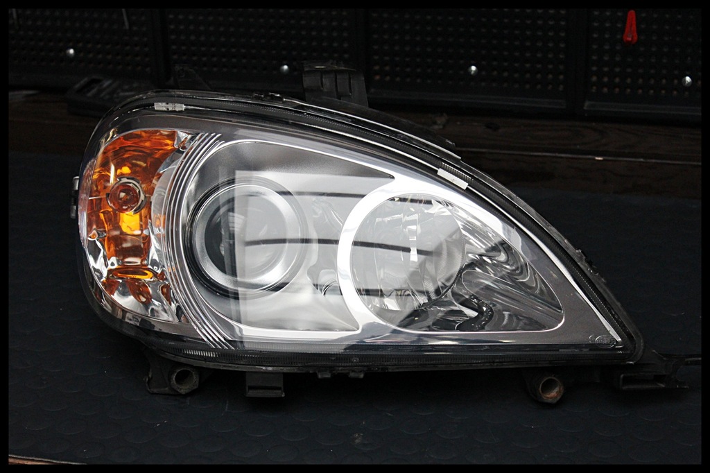 MERCEDES ML 163  XENON LEWY PRAWY REGENERACJA LAMP
