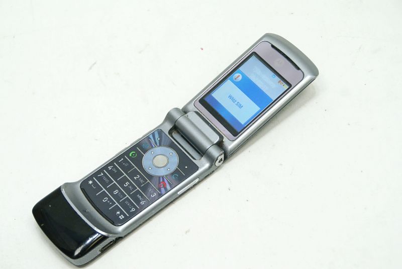 ŚWIETNY TELEFON Z KLAPKĄ MOTOROLA K1