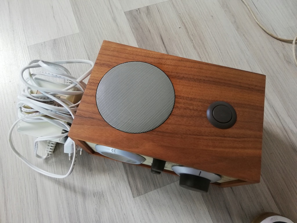 Radio Tivoli Henry Kloss MODEL Three 7565570013 oficjalne archiwum