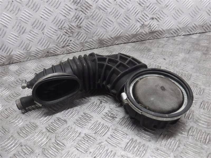 GUMA ROZDZIELACZA WTRYSKU AUDI 80 B4 2.0 048133357