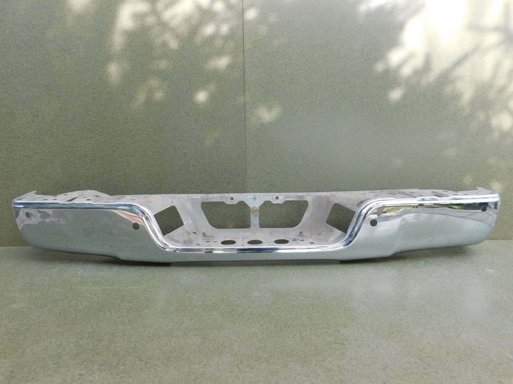 ZDERZAK TYŁ TYLNY TOYOTA TUNDRA CHROM