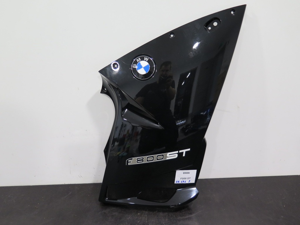 Owiewka boczna boczek BMW F800ST F 800 ST PRAWA
