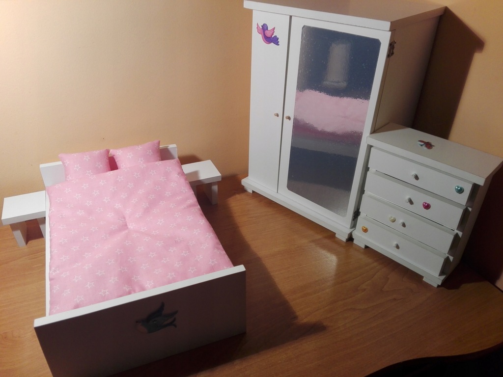 Łóżko,szafa,komoda,stoliki dla lalki barbie