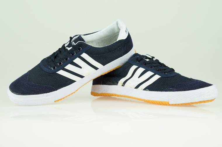 BUTY HALOWE HALÓWKI Młodzieżowe na WF tanie HIT 39 - 6874837069 - oficjalne  archiwum Allegro