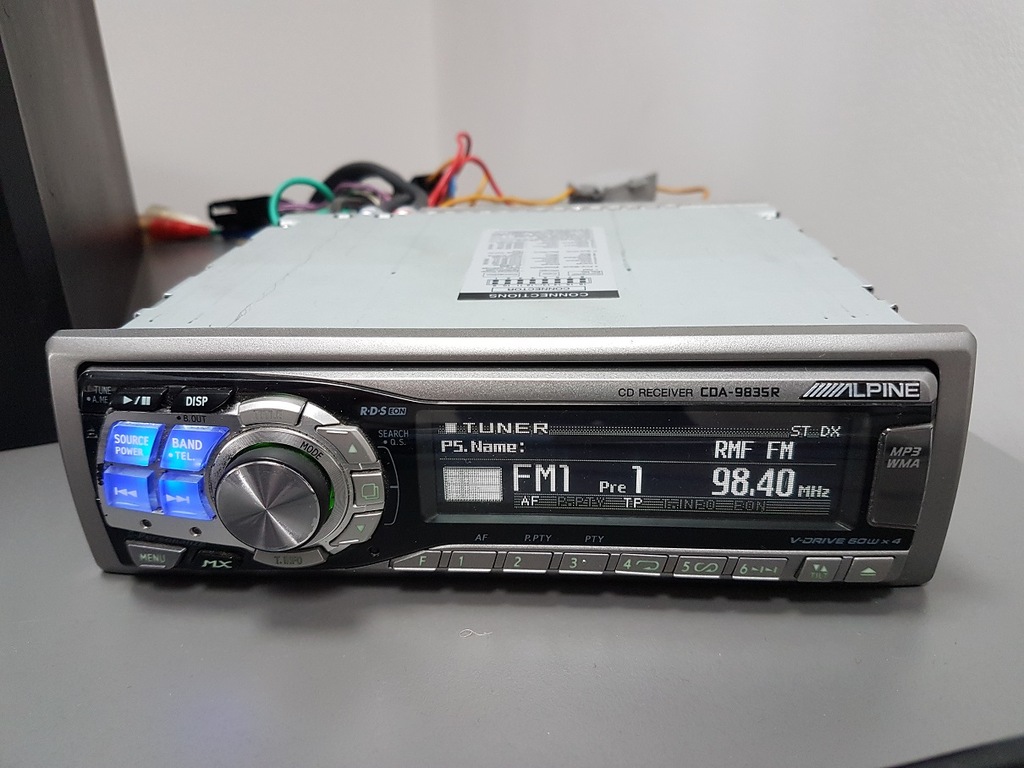 Alpine CDA-9835R.