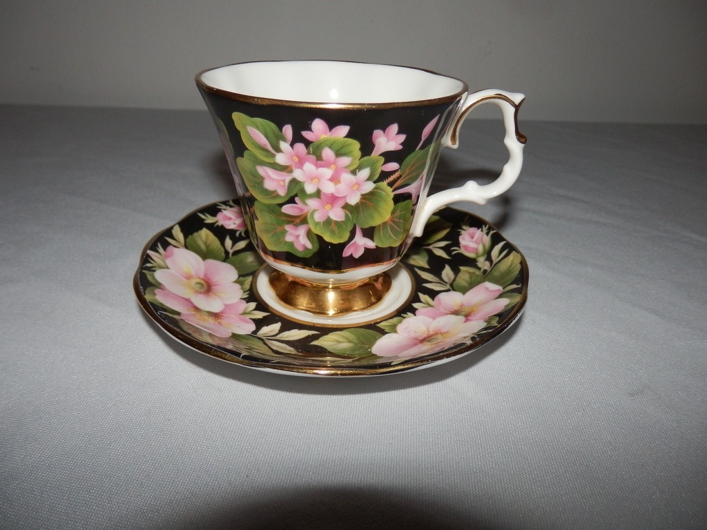 Filiżanka kolekcjonerska  porcelana Royal  Albert