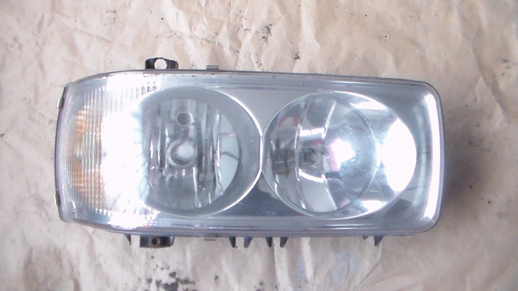 DAF XF 105 REFLEKTOR LAMPA PRZOD PRZEDNIA