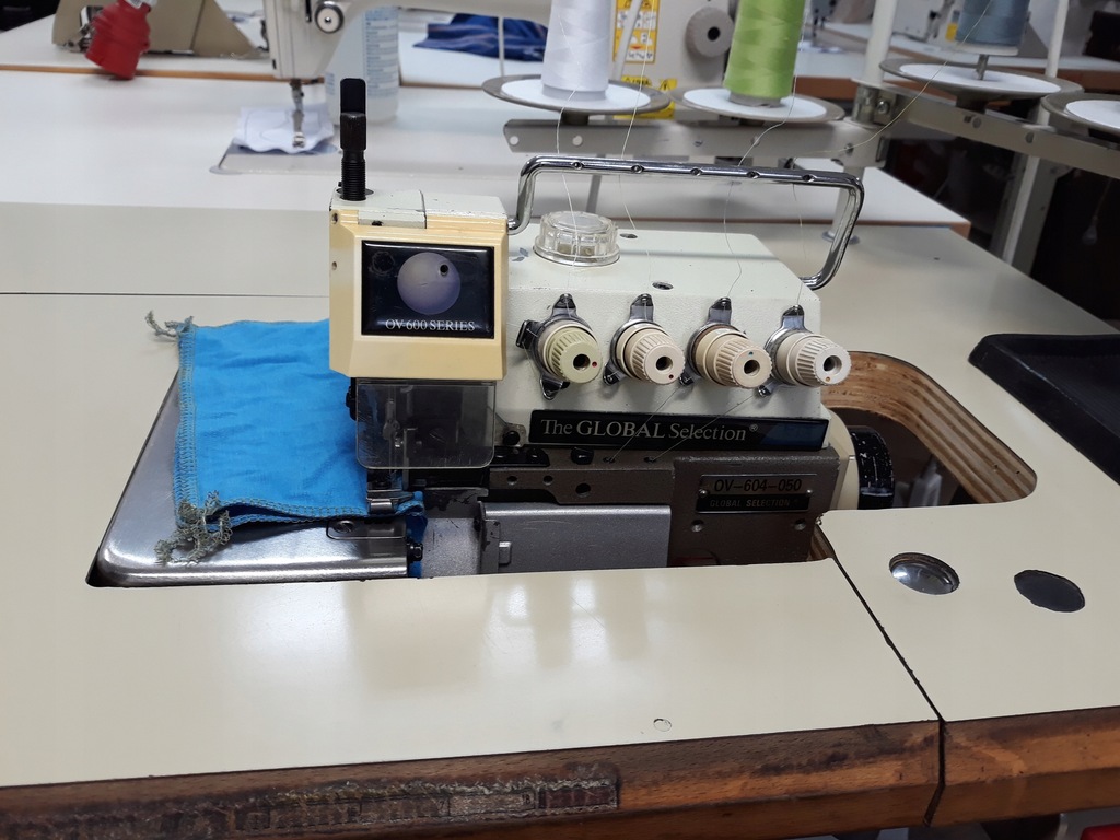 OWERLOK OVERLOCK 4 NITKOWY KINGTEX-GLOBAL 230 V
