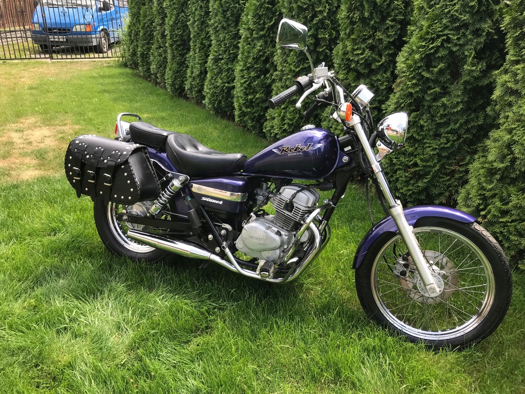 mały ładny chopper honda rebel 125