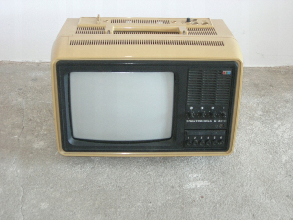 stary kolorowy przenośny tv radziecki